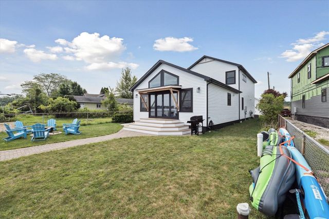 9098 Dexter-Pinckney Road, Pinckney, MI 48169
