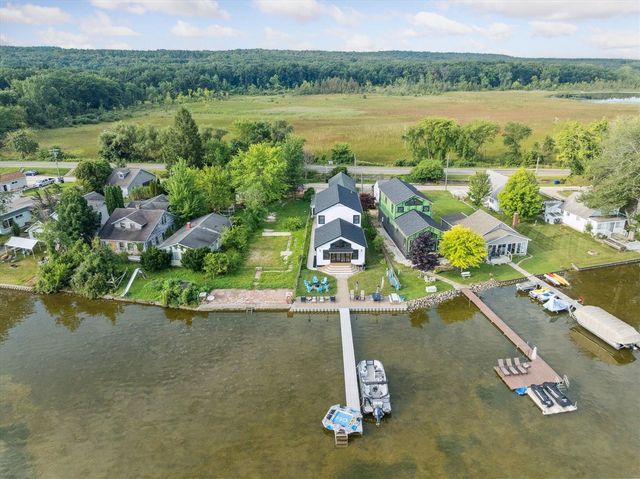 9098 Dexter-Pinckney Road, Pinckney, MI 48169