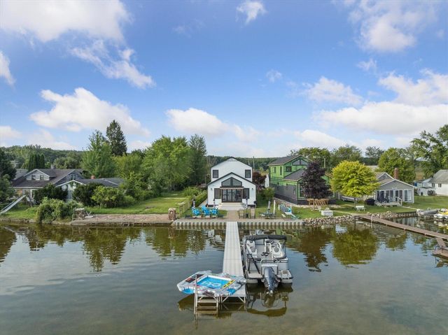 9098 Dexter-Pinckney Road, Pinckney, MI 48169