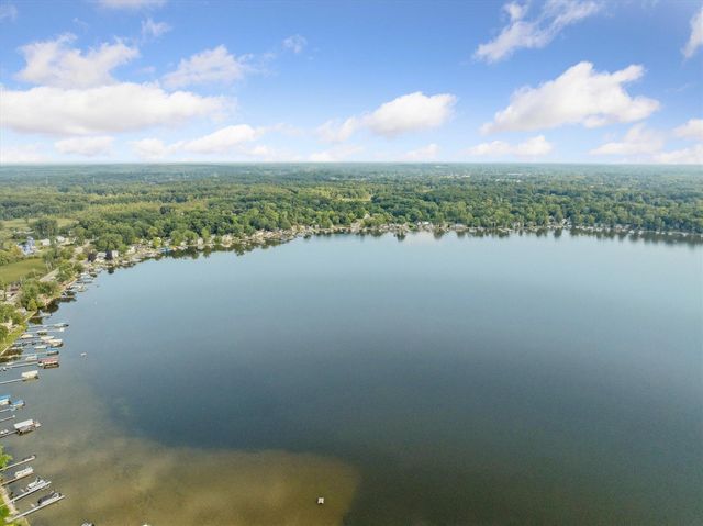 9098 Dexter-Pinckney Road, Pinckney, MI 48169