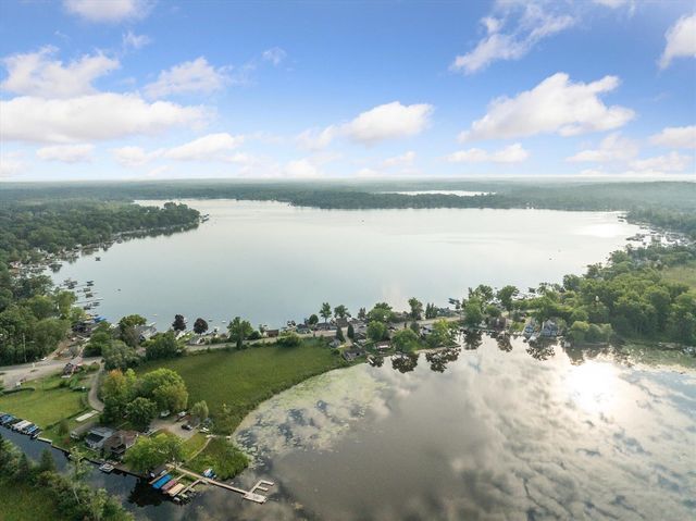 9098 Dexter-Pinckney Road, Pinckney, MI 48169
