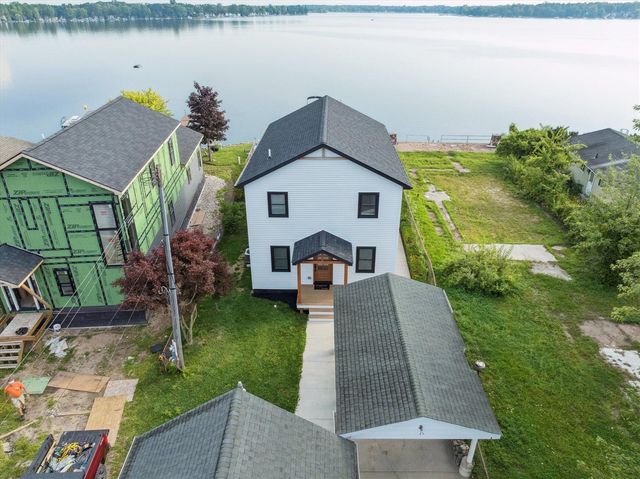 9098 Dexter-Pinckney Road, Pinckney, MI 48169