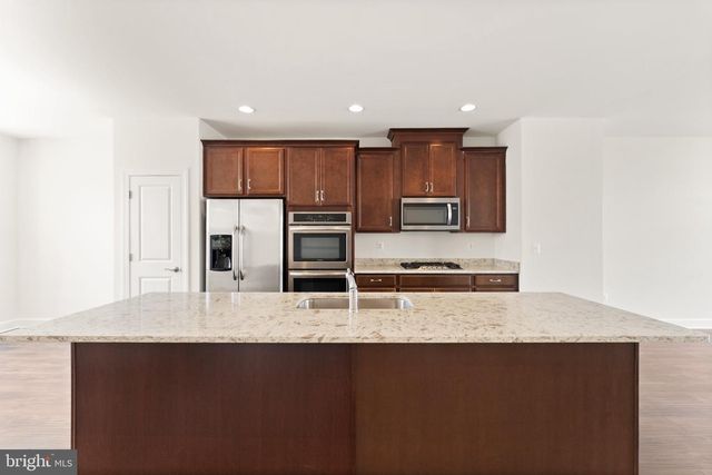 6002 CAMERONS FERRY DR, Haymarket, VA 20169