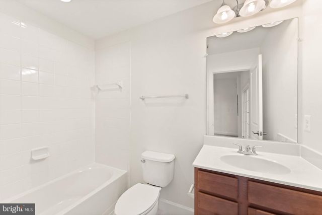 6002 CAMERONS FERRY DR, Haymarket, VA 20169