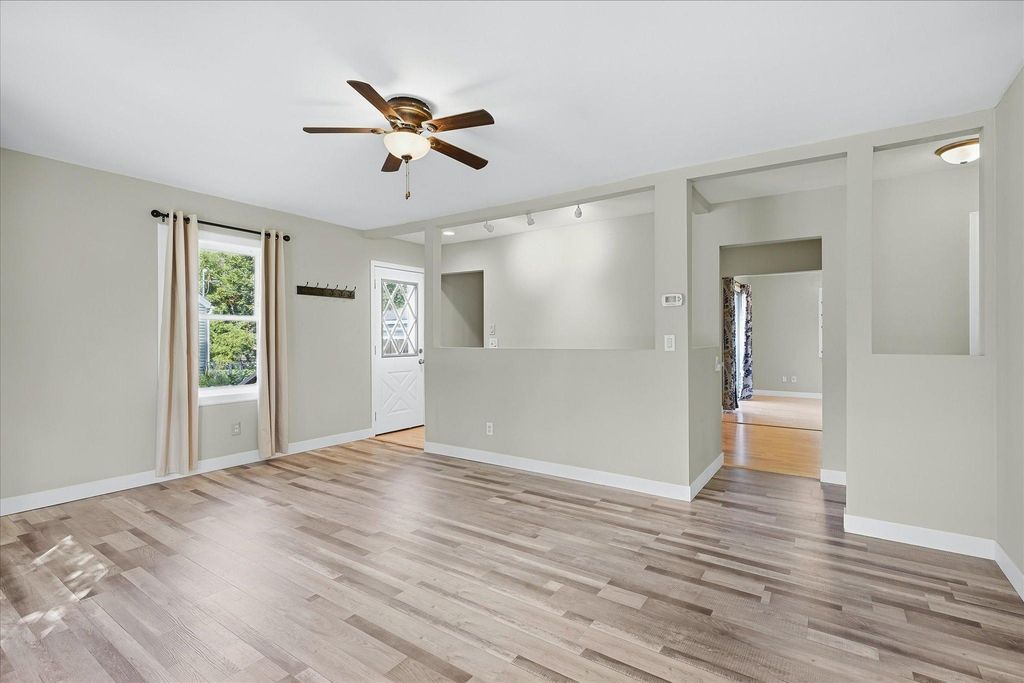 4716 Edgewood Avenue N, Crystal, MN 55428 — photo 2