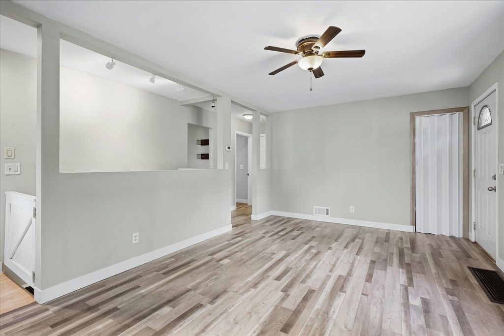 4716 Edgewood Avenue N, Crystal, MN 55428 — photo 5