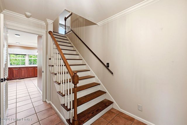 710 Daneshall Dr, Louisville, KY 40206