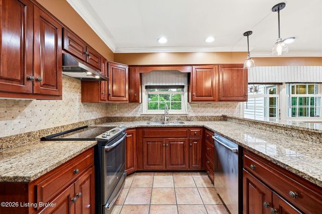 710 Daneshall Dr, Louisville, KY 40206