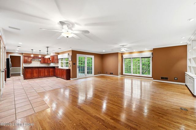 710 Daneshall Dr, Louisville, KY 40206