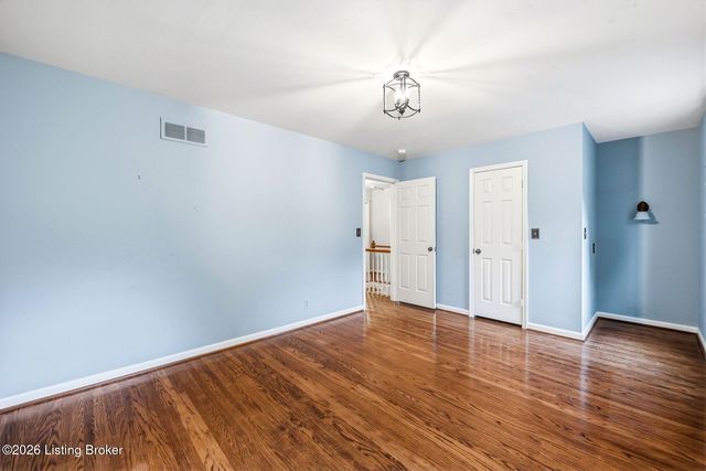 710 Daneshall Dr, Louisville, KY 40206