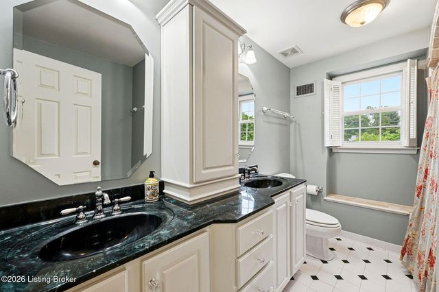 710 Daneshall Dr, Louisville, KY 40206