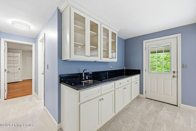710 Daneshall Dr, Louisville, KY 40206
