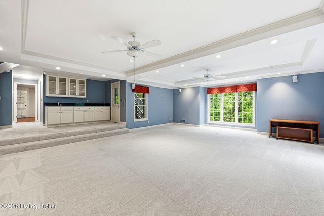 710 Daneshall Dr, Louisville, KY 40206