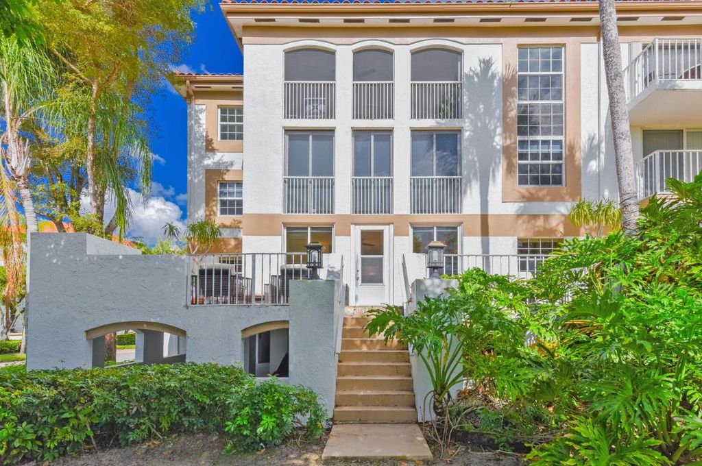 7369 Orangewood Lane 108, Boca Raton, FL 33433