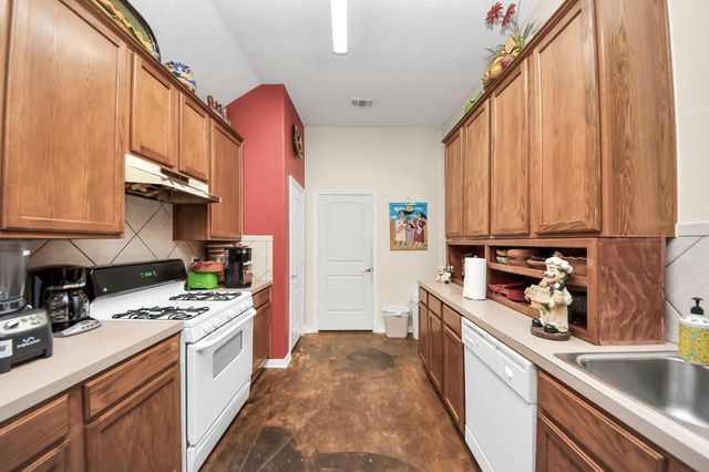 7807 Board Crossing, Conroe, TX 77304