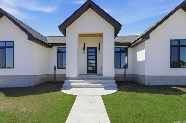 340 Spring Creek, Bandera, TX 78003