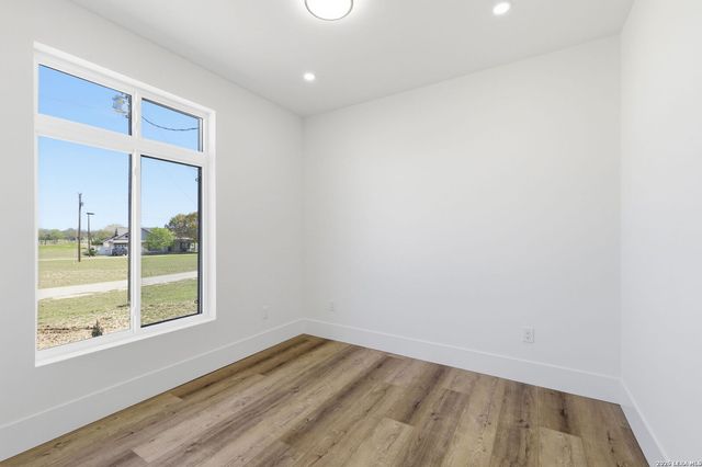 340 Spring Creek, Bandera, TX 78003