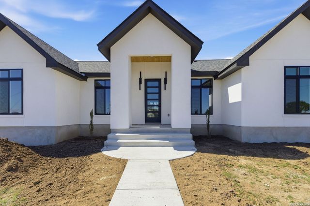 340 Spring Creek, Bandera, TX 78003