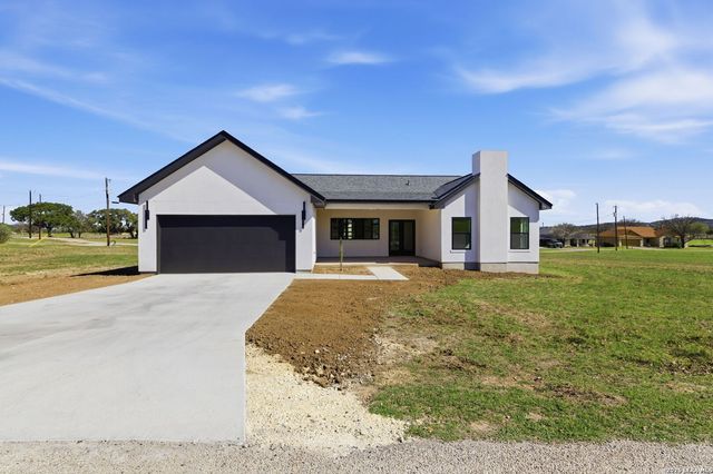 340 Spring Creek, Bandera, TX 78003