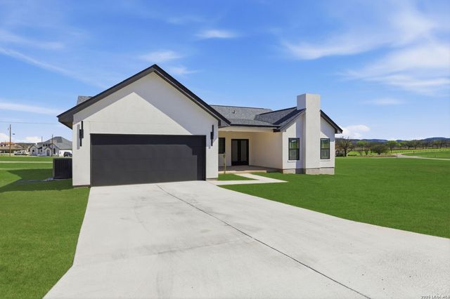 340 Spring Creek, Bandera, TX 78003