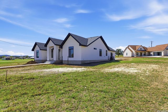 340 Spring Creek, Bandera, TX 78003