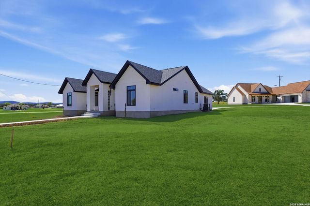 340 Spring Creek, Bandera, TX 78003