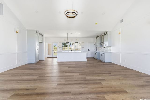 340 Spring Creek, Bandera, TX 78003