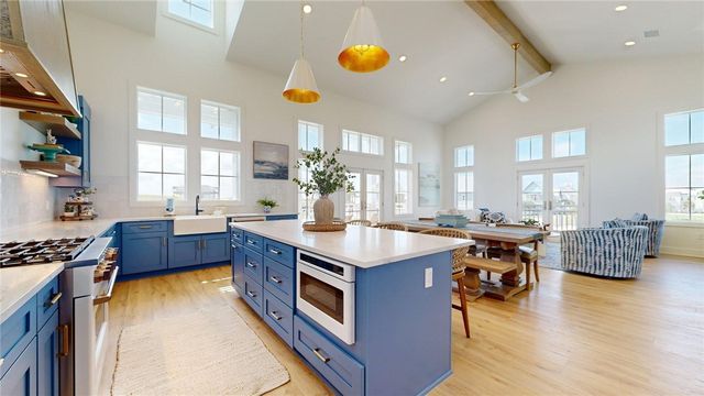 529 Sunrise Ave, Port Aransas, TX 78373