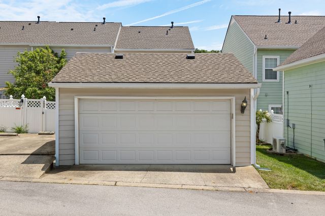 7834 Heaton Way, Nashville, TN 37211