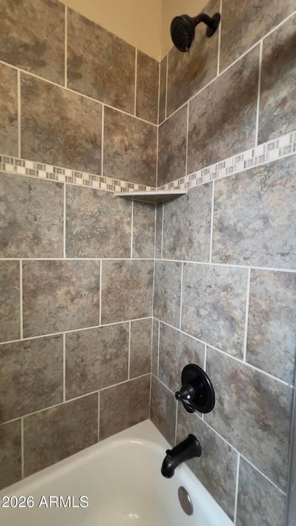 Image 31 of property listing at 801 W MICHELLE Drive, Phoenix, AZ 85023