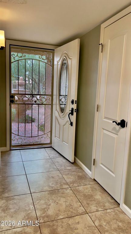Image 37 of property listing at 801 W MICHELLE Drive, Phoenix, AZ 85023