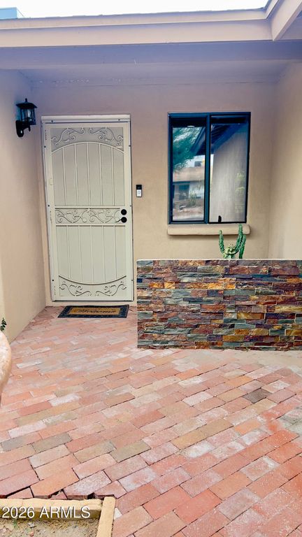 Image 38 of property listing at 801 W MICHELLE Drive, Phoenix, AZ 85023