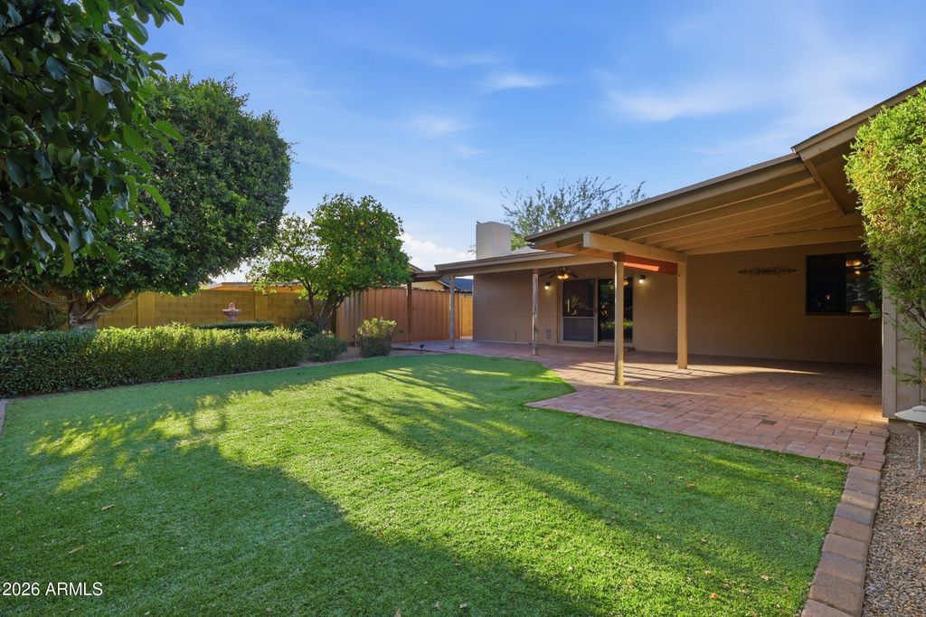 Image 45 of property listing at 801 W MICHELLE Drive, Phoenix, AZ 85023