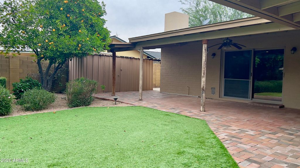 Image 46 of property listing at 801 W MICHELLE Drive, Phoenix, AZ 85023