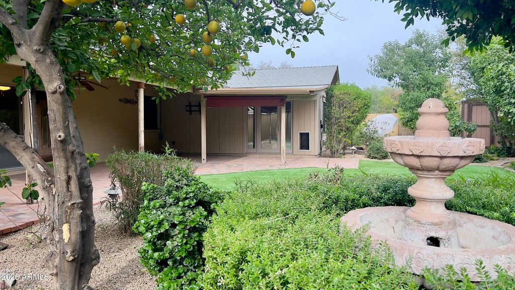 Image 49 of property listing at 801 W MICHELLE Drive, Phoenix, AZ 85023