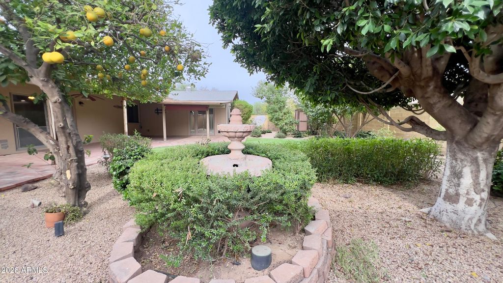 Image 50 of property listing at 801 W MICHELLE Drive, Phoenix, AZ 85023