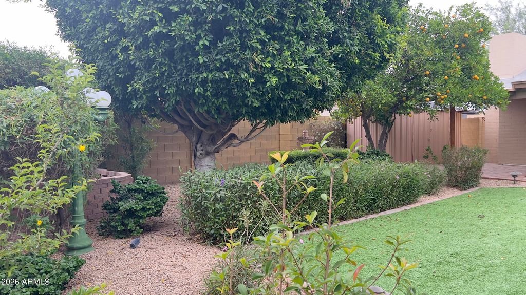 Image 51 of property listing at 801 W MICHELLE Drive, Phoenix, AZ 85023