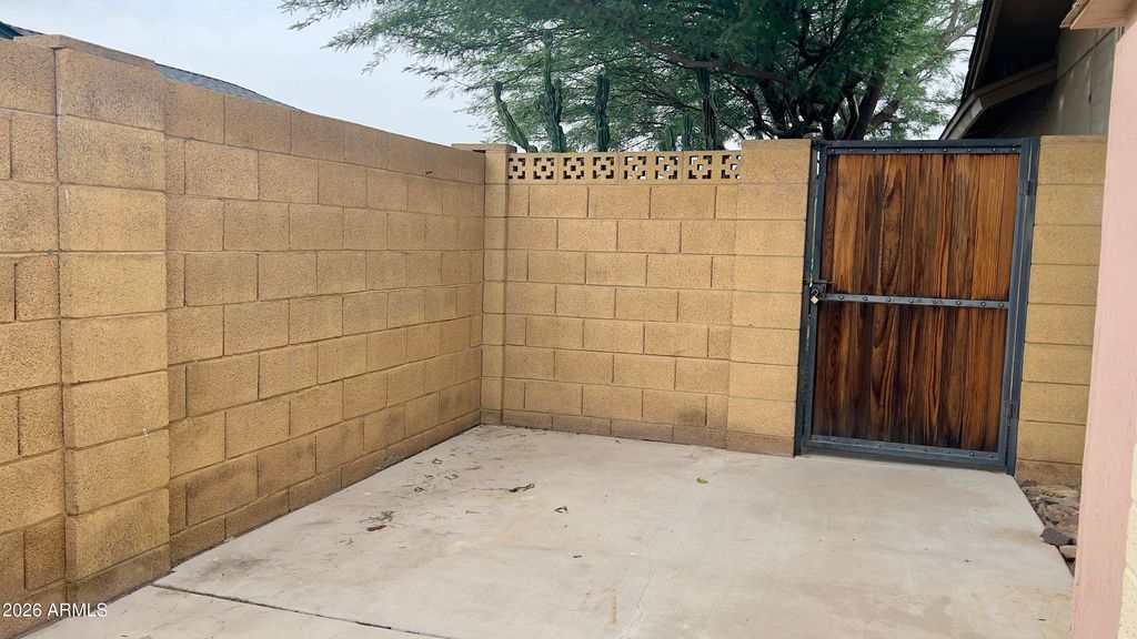 Image 54 of property listing at 801 W MICHELLE Drive, Phoenix, AZ 85023