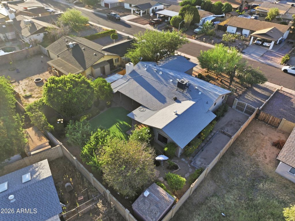 Image 58 of property listing at 801 W MICHELLE Drive, Phoenix, AZ 85023