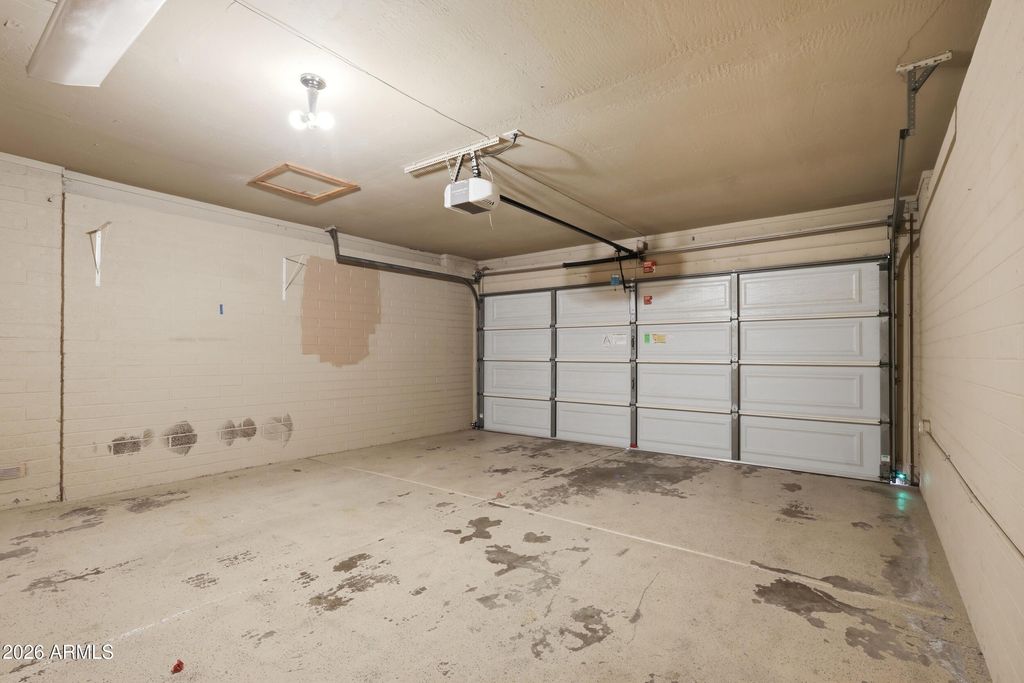 Image 61 of property listing at 801 W MICHELLE Drive, Phoenix, AZ 85023