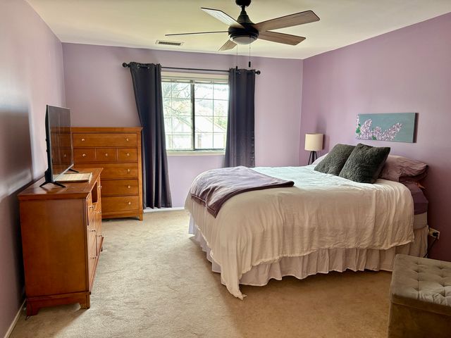 5806A Wolf Road 4, Western Springs, IL 60558