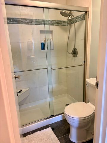 5806A Wolf Road 4, Western Springs, IL 60558