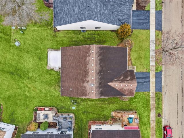 21327 W Redwood Drive, Plainfield, IL 60544