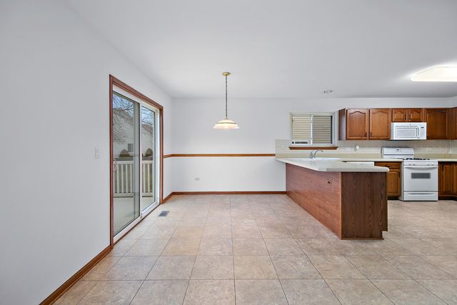 21327 W Redwood Drive, Plainfield, IL 60544