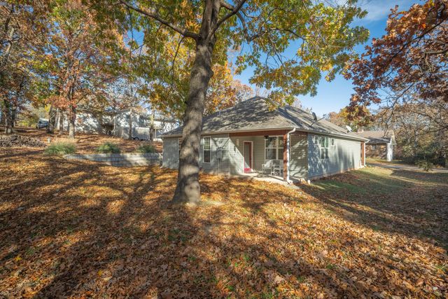 1704 Susan Place, Neosho, MO 64850
