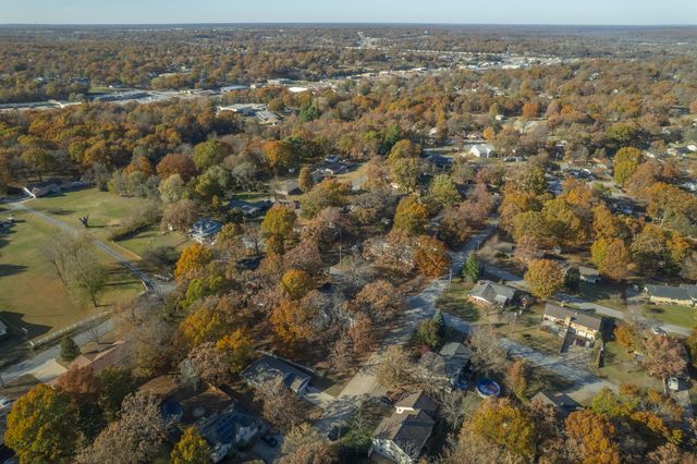 1704 Susan Place, Neosho, MO 64850