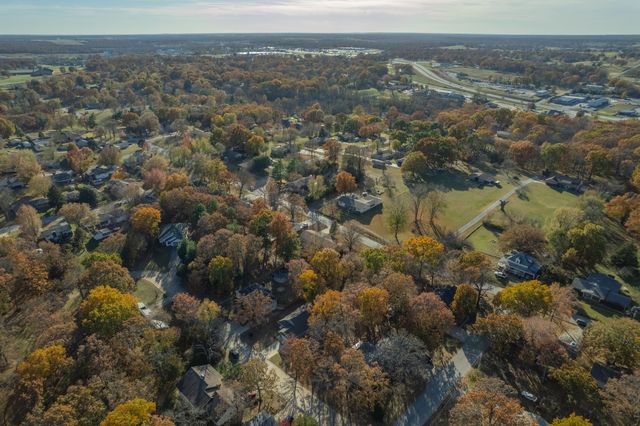 1704 Susan Place, Neosho, MO 64850