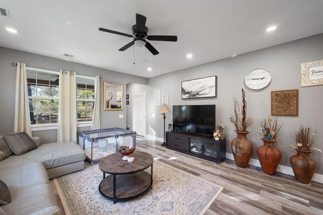 1704 Susan Place, Neosho, MO 64850