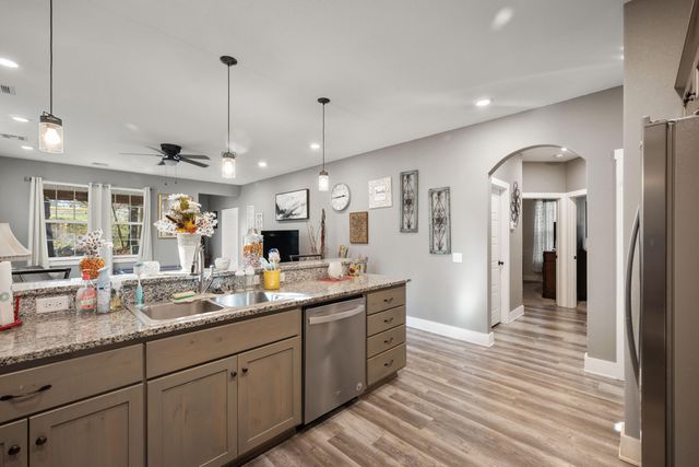 1704 Susan Place, Neosho, MO 64850