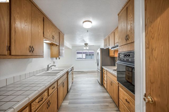 4054 Milton Ave, Castro Valley, CA 94546